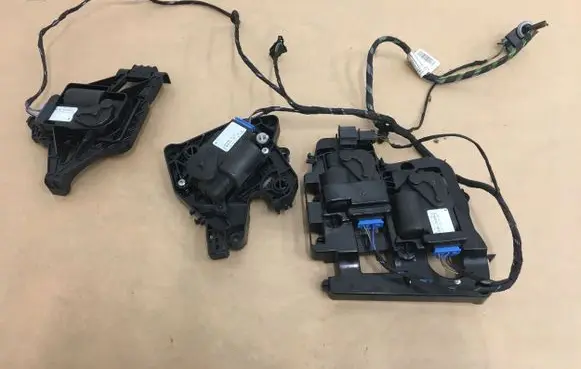 Volkswagen Up Air flap motor/actuator 186001031 186001032