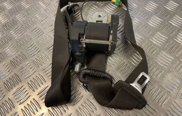 Iveco Daily 35 - 40.10 Front seatbelt 33017280A1