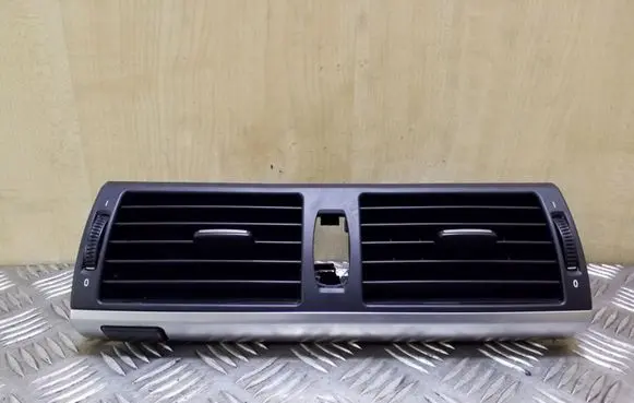 BMW X5 E70 Dash center air vent grill 7161801 7161802 6958654