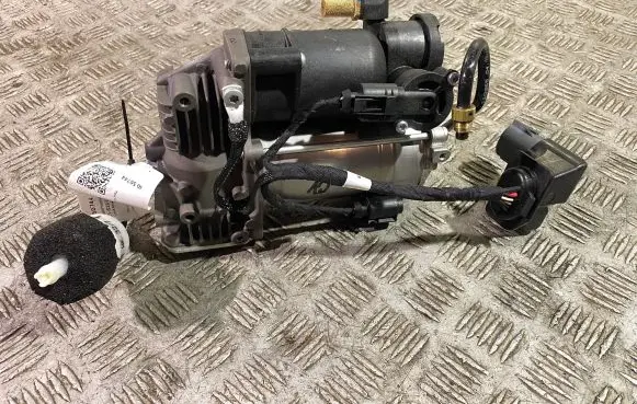 Land Rover Discovery 5 Air suspension compressor/pump 