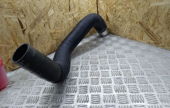 Jeep Grand Cherokee Intercooler hose/pipe 52014833AA