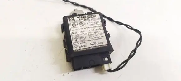 Subaru Legacy Immobilizer control unit/module 88205ae000 x1t14271m