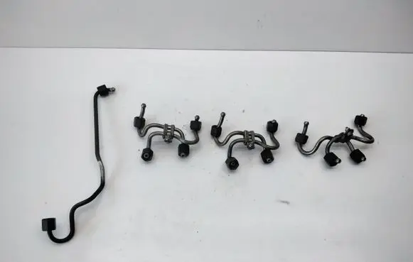 BMW X5 E53 Fuel injector supply line/pipe 