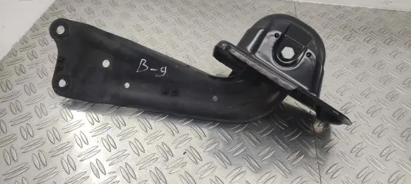 Volkswagen PASSAT B8 Rear upper control arm/wishbone 5Q0505226C