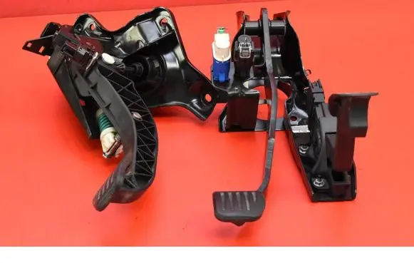 Ford Mondeo MK IV Accelerator throttle pedal 7G9N2D094NB