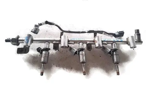 Infiniti Q50 Fuel main line pipe 18070601