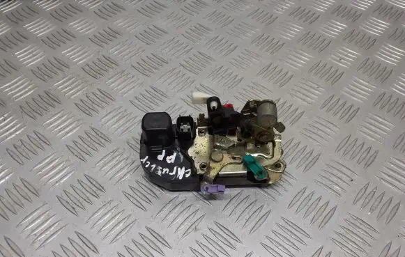 Chrysler PT Cruiser Front door lock