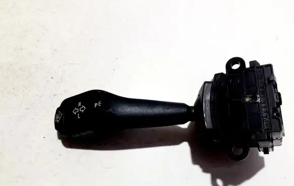 BMW 5 E39 Indicator stalk 8363668m 0110401025