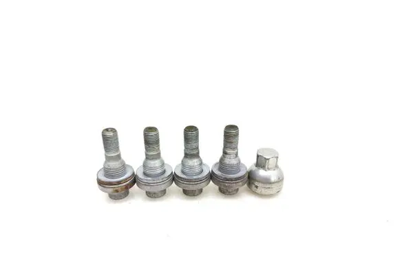 Opel Grandland X Anti-theft wheel nuts and lock 