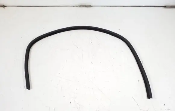 Mercedes-Benz E C207 W207 Front door rubber seal A2076920476