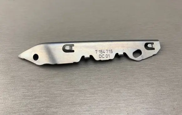 Front bumper mounting bracket