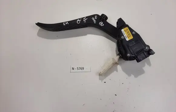 Audi Q7 4L Accelerator throttle pedal 7L0723507D