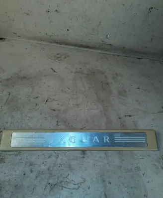 Jaguar XF X250 Front sill trim cover 8X2313201