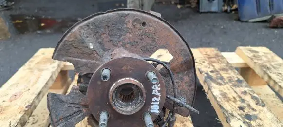 Mazda 2 Front wheel hub