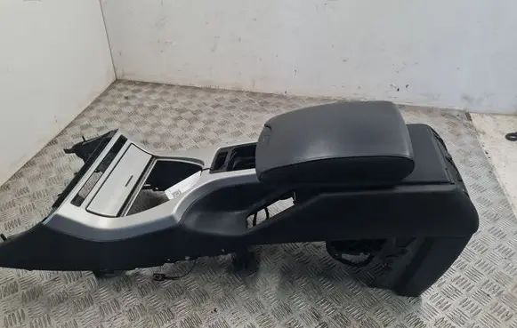 BMW X5 E53 Armrest 