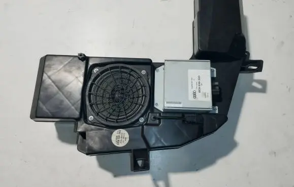 Audi A4 S4 B6 8E 8H Subwoofer speaker 2752510370 A6777