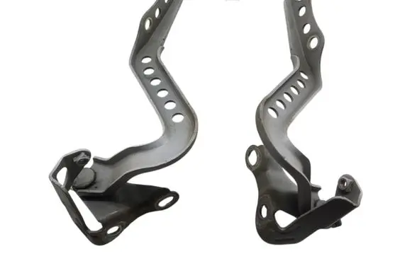 Engine bonnet/hood hinges