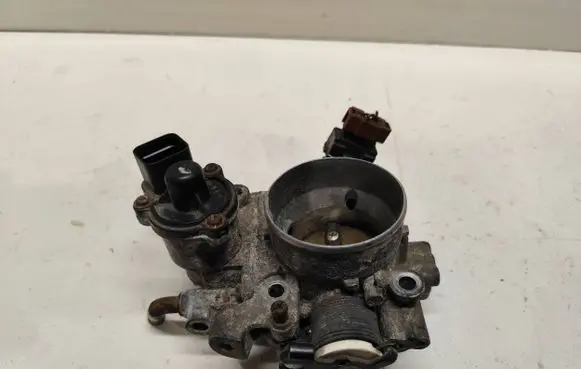 Volvo S40, V40 Throttle valve 020y15