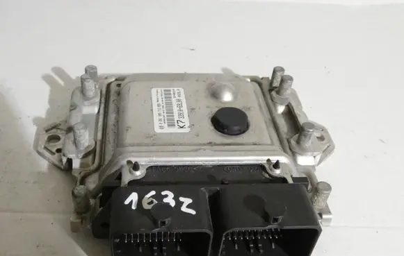 Suzuki Swift II Engine control unit/module 33910-69L00 0261S05712 1039S41527