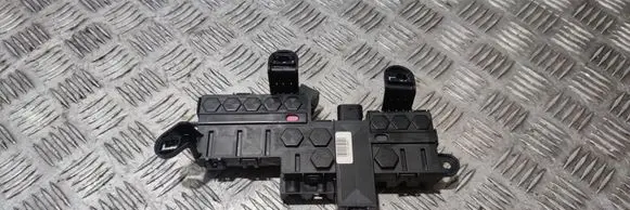 Mercedes-Benz S W221 Fuse module A2215402350