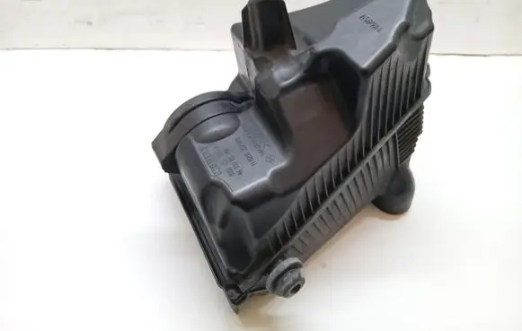 Renault Grand Modus Air filter box 8200603928A