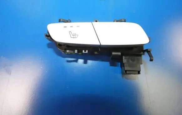 Mercedes-Benz C W205 Seat heating switch A2139057302