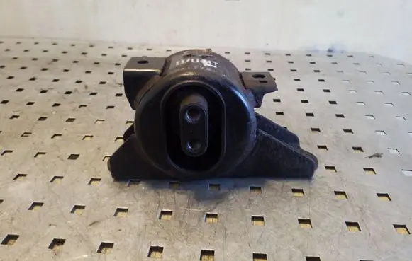 KIA Soul Engine mount bracket
