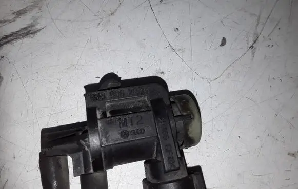 Volkswagen Multivan T5 Vacuum valve 73800248