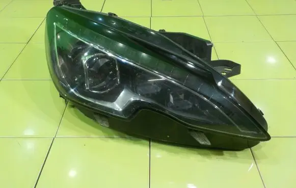 Peugeot 308 Headlight/headlamp 9800546380