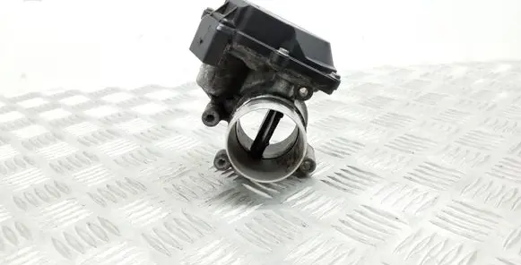 Volkswagen Tiguan Throttle valve 03L128063E A2C53338105