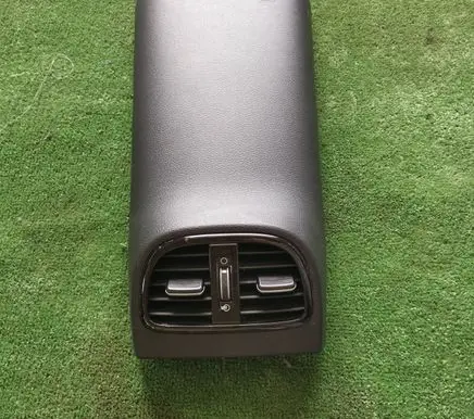 KIA Pro Cee'd III Rear air vent grill 84612-J7110