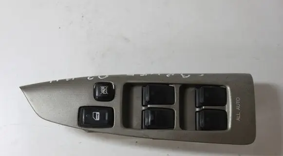 Toyota Corolla Verso E121 Electric window control switch 8404013080