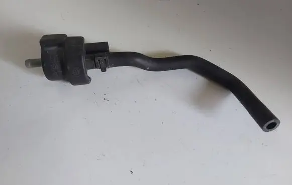 Volkswagen Touran I Valve vacuum 058133459