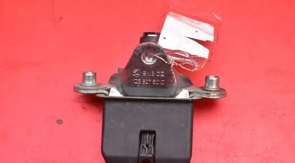 Skoda Octavia Mk2 (1Z) Tailgate/trunk/boot lock/catch/latch 1Z5827501D