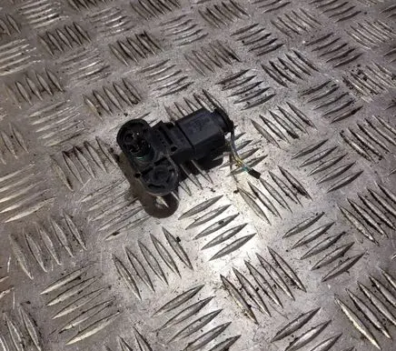 Volkswagen Jetta V Air pressure sensor 036906051G 0261230081