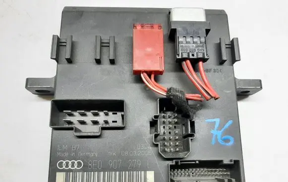 Audi A4 S4 B7 8E 8H Light module LCM 8E0907279L