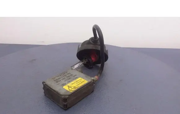 Volkswagen PASSAT B5 Voltage converter/converter module 5DV007760-01