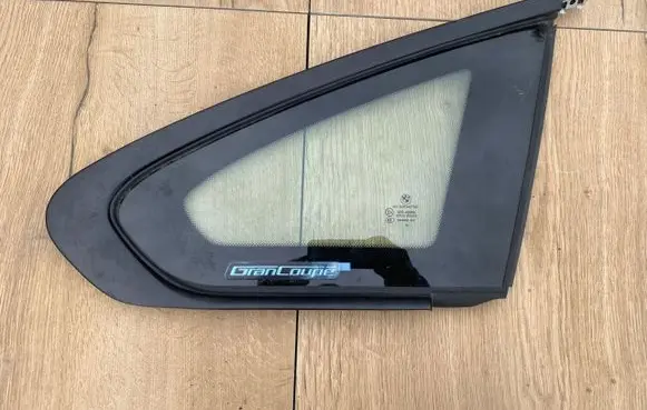 BMW 4 F36 Gran coupe Front triangle window/glass 