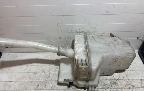Toyota Corolla Verso E121 Windshield washer fluid reservoir/tank 