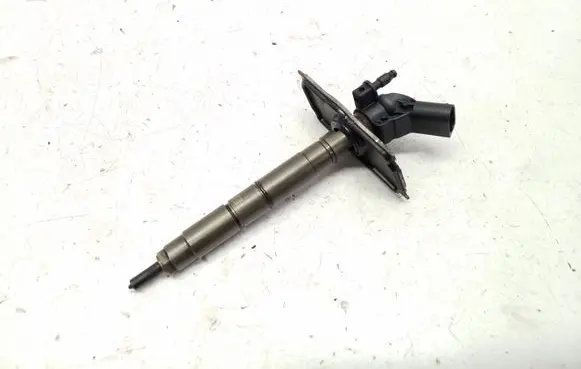 Audi A4 S4 B7 8E 8H Fuel injector 059130277AH