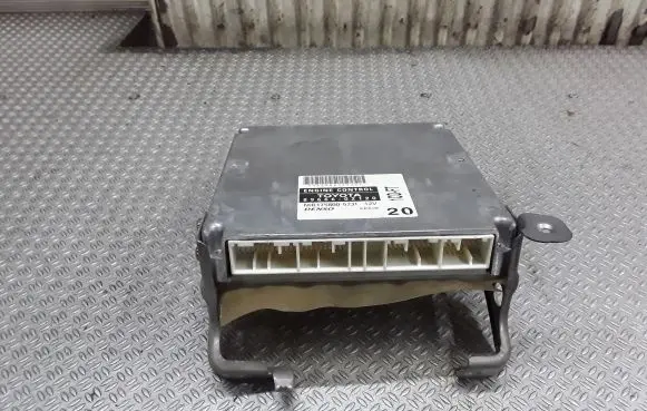 Toyota Corolla E120 E130 Engine control unit/module 8966602120