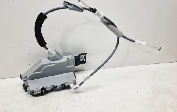 Opel Mokka B Rear door lock 9844453880