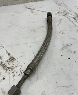 Audi Coupe Fuel injector supply line/pipe 