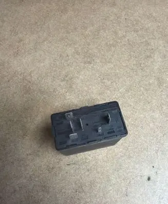 Volkswagen PASSAT B5 Other relay 4A0907440 05020500