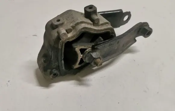 Land Rover Range Rover Evoque L538 Gearbox mounting bracket 6G926P032