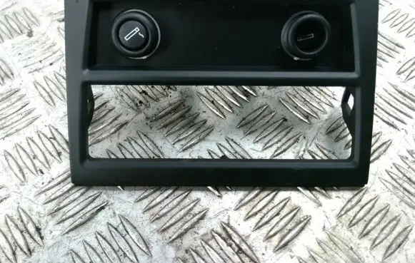 BMW 7 F01 F02 F03 F04 Ashtray trim (rear) 9113673