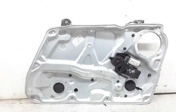 Volkswagen PASSAT B5.5 Front door window regulator with motor 3B4837752FC