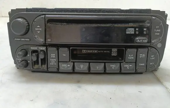 Chrysler Voyager Radio/CD/DVD/GPS head unit P05064385AF 17719D 01739K010