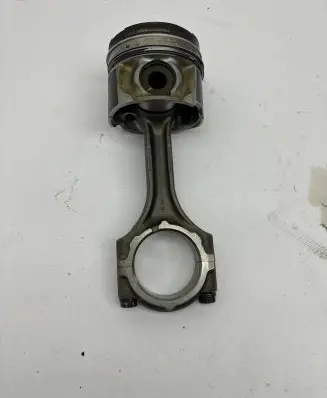 Toyota Avensis T250 Piston with connecting rod