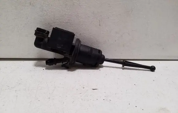 Clutch master cylinder
